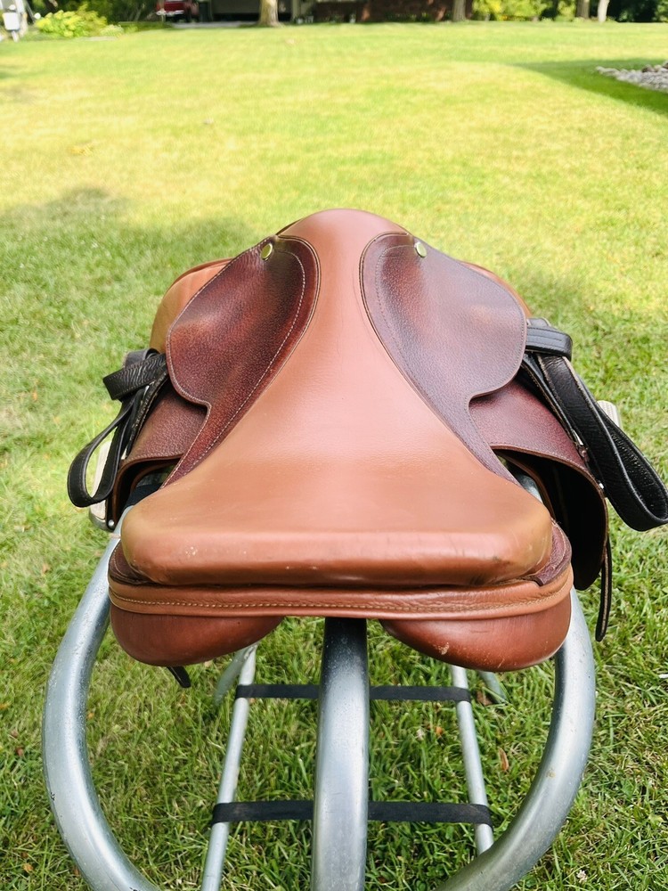 Equi-bette Jump Saddle