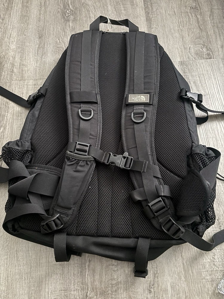 The north face recon backpack black