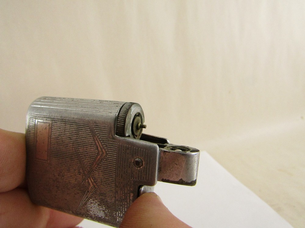 Vintage Ronson Lighter In Case