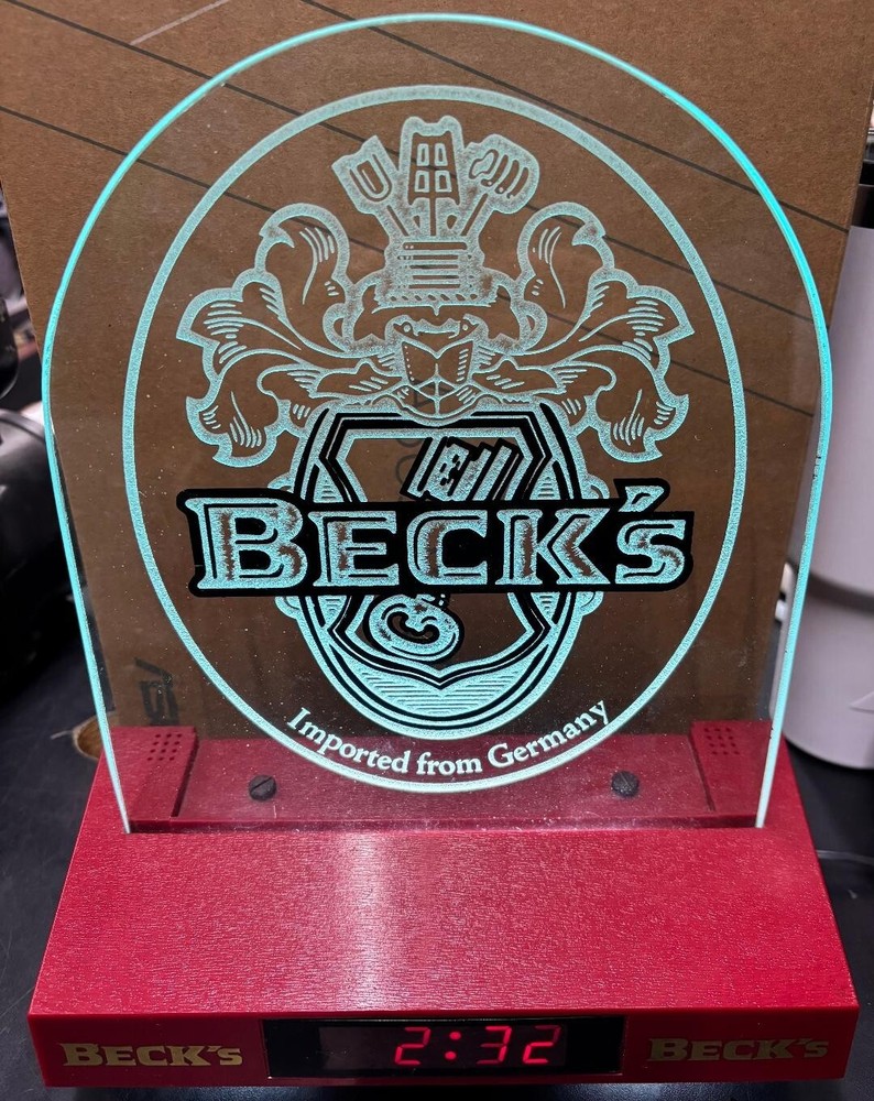 WOW!!! BECKS BEER - VINTAGE LIGHTED DIGITAL CLOCK