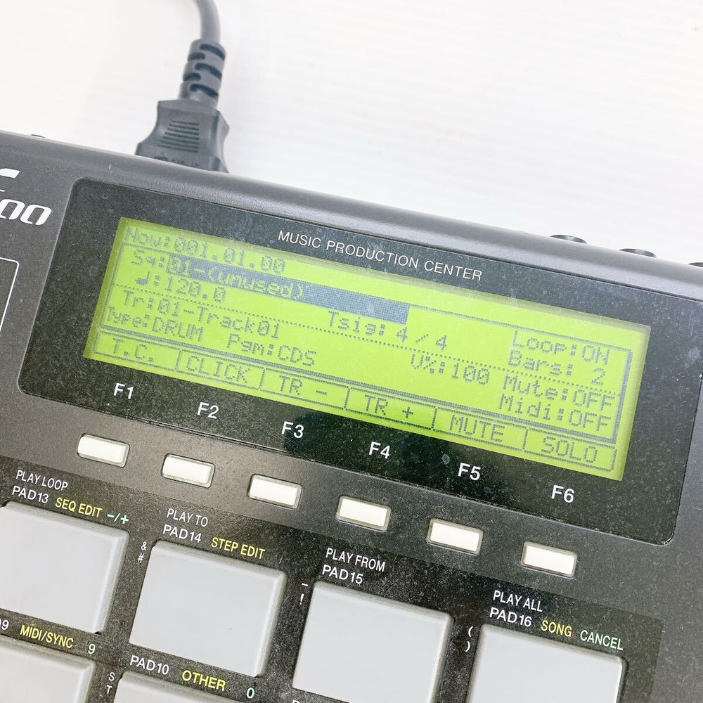 AKAI MPC1000 Stereo 64-Track Sequencer Sampler Sampling Machine Tested Japan