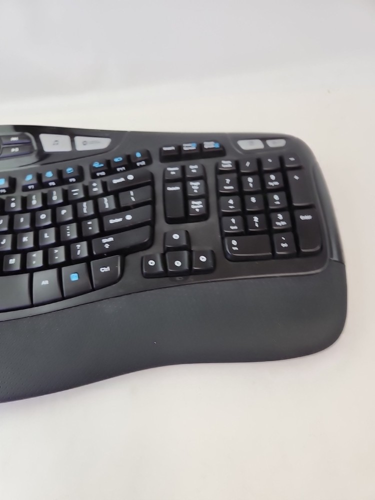 Logitech MK550 Wireless Wave Keyboard Mouse Combo W/ Box.