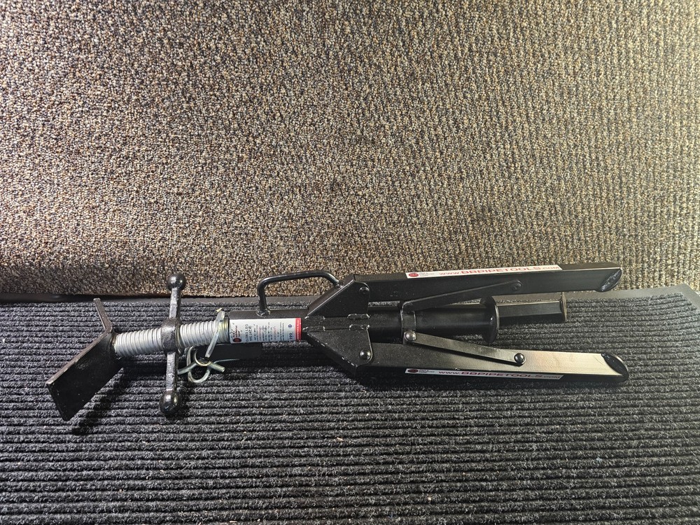 B&B Pipe 3900 High-Profile Adjustable Pipe Jack Stand with V-Head Folding Legs
