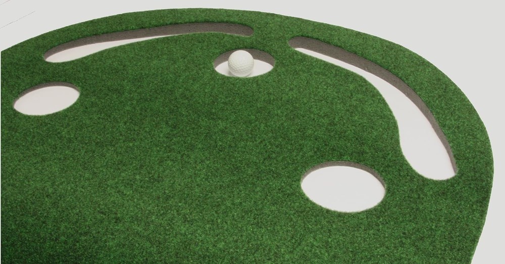 Par Three Golf Putting Green 3' x 9'