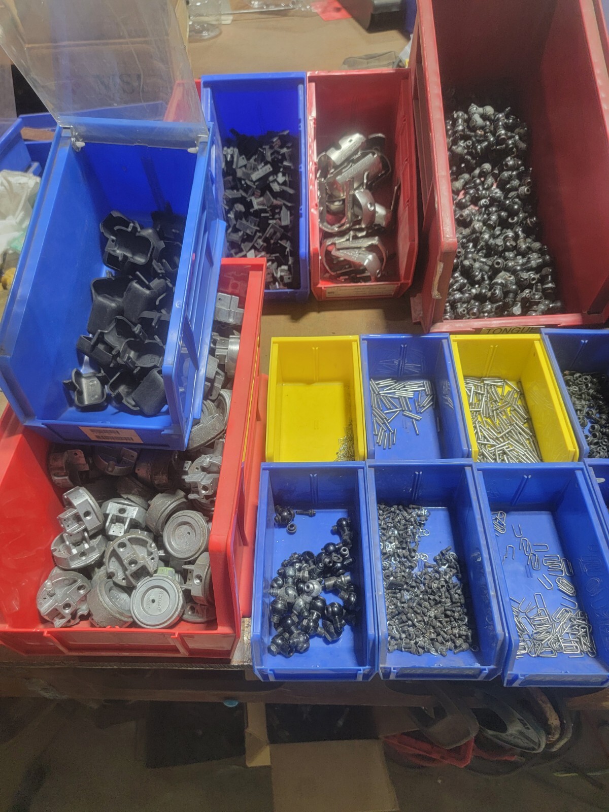 SEMCO Model 250 Pneumatic Sealant Tool 6 oz. Retainer & Hose