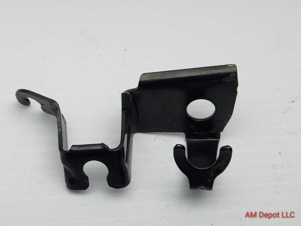 2009 BMW 135i 128i E82 E88 Front Left ABS Sensor Cable Holder / Bracket 6770629