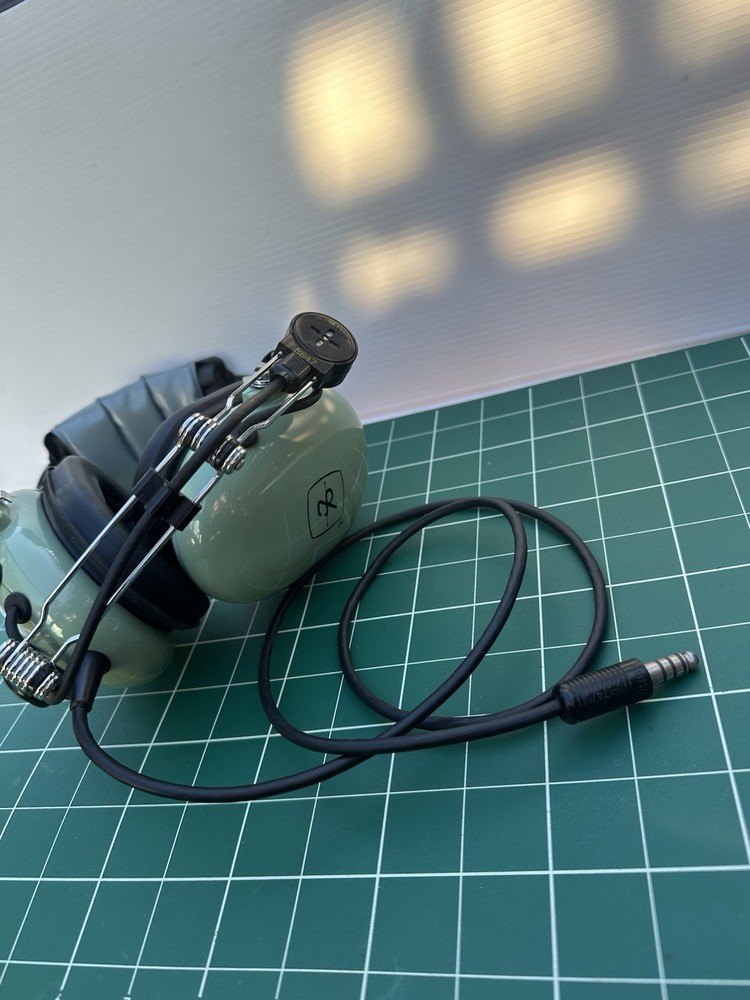 David Clark H7030 Headset With Microphone - Bin 4