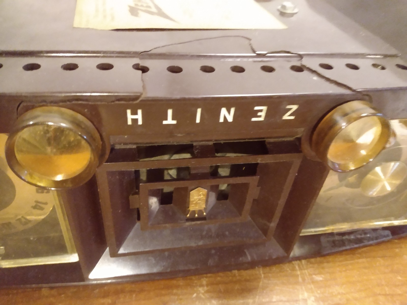 Vintage 1955 Zenith X519 AM Tube Clock Radio