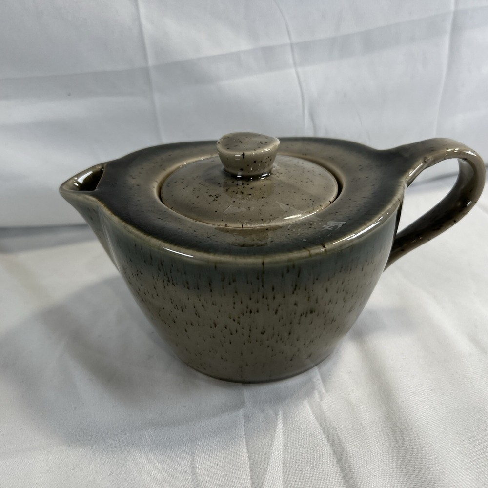 B. Smith Exclusively For Bed Bath & Beyond Pottery Teapot Green