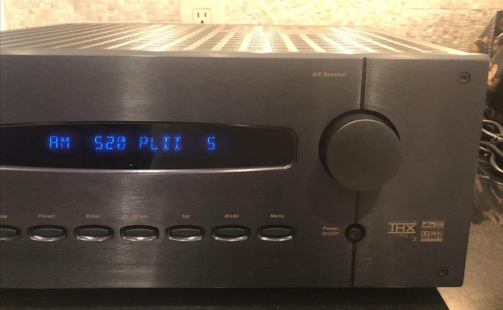 B&K Components AVR505 A / V Receiver SR10.1 B&K Remote Control Bundle