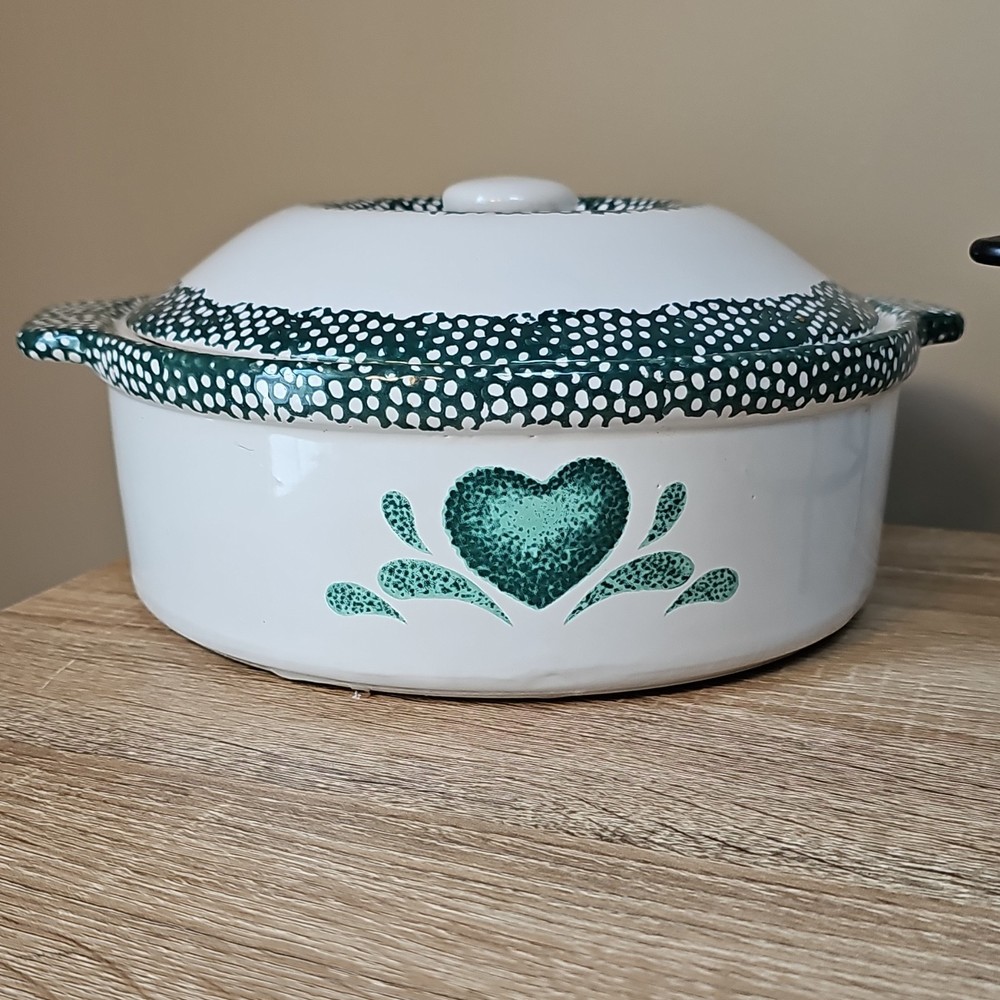 LTD Commodities Ceramic Round Casserole with Metal Holder, Green Heart Pattern