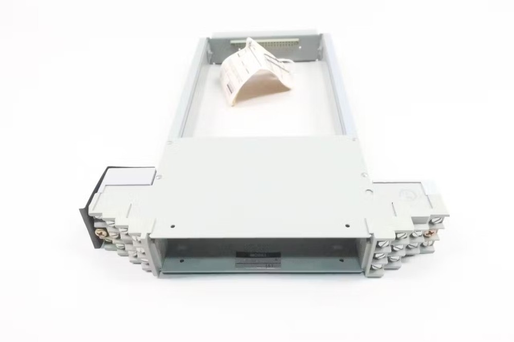 Foxboro 2AP-A Sig Buf Chassis Module