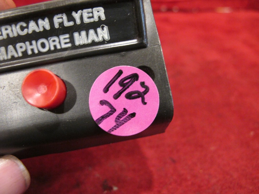 AMERICAN FLYER SEMAPHORE MAN SINGLE CONTROL BUTTON