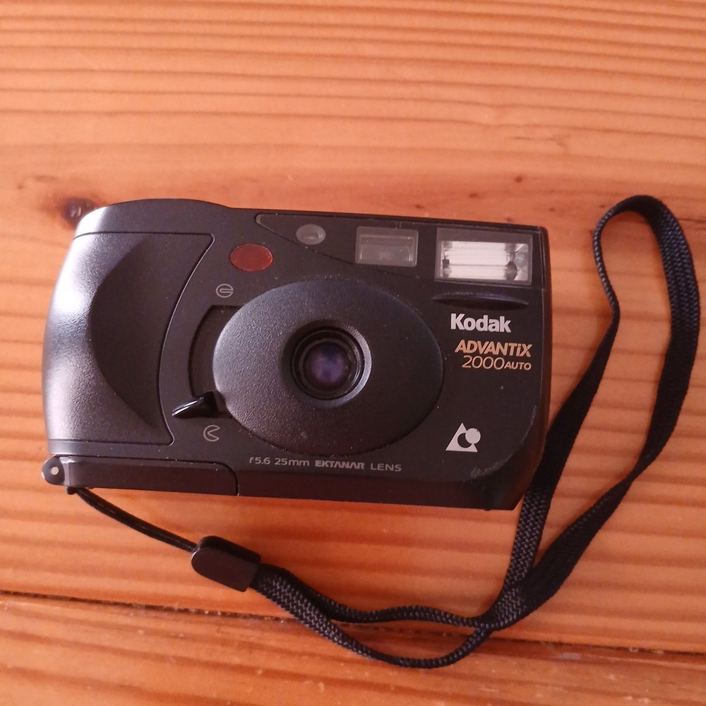 Film Camera Kodak Advantix 2000 Auto Compact Point and Shoot APS Untested