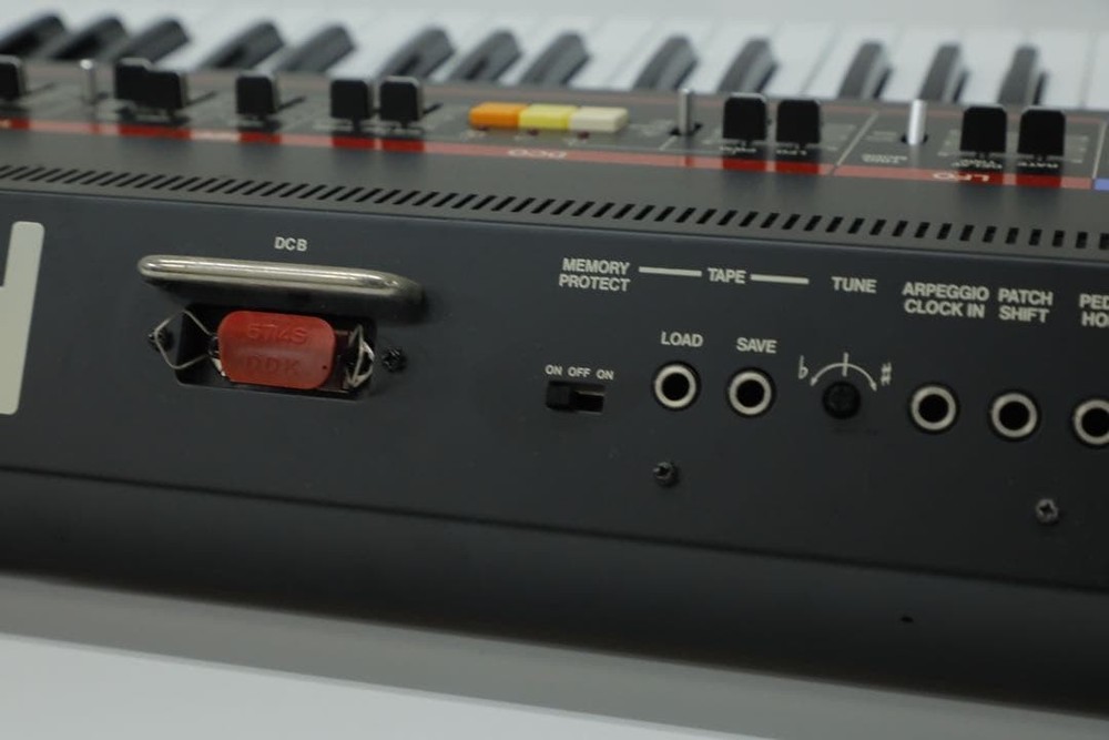Roland Juno-60 Polyphonic Synthesizer