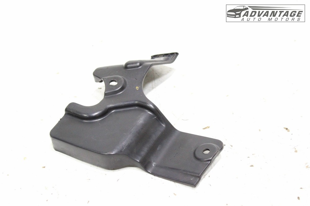 2018-2020 GENESIS G80 FRONT BUMPER LEFT SIDE COVER PANEL MOUNT BRACKET OEM