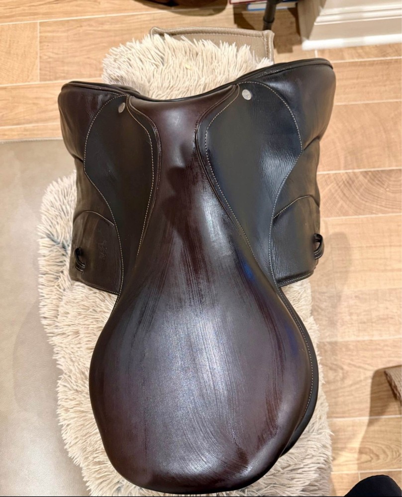 Mint 2021 18” Voltaire Palm Beach Saddle