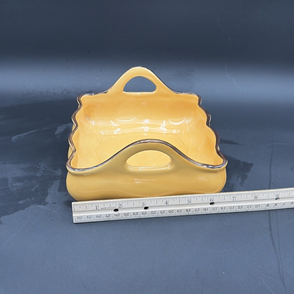 LTD Commodities 3- Piece Scalloped Ceramic Nesting Bakeware Set-Red,Green&Yellow
