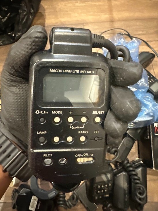 Canon Macro Ring Lite MR‑14EX TTL Macro Flash for EOS Cameras