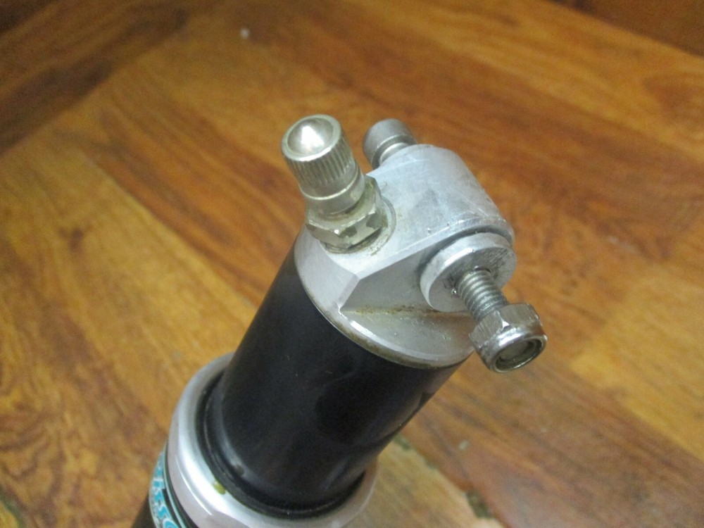 VINTAGE RISSE RACING REAR SUSPENSION SHOCK