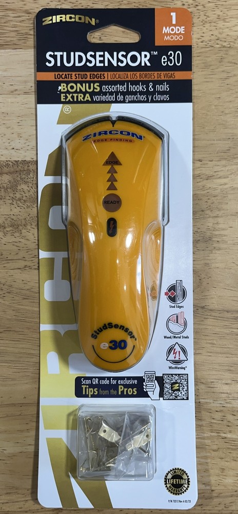 NEW Zircon StudSensor e30 Stud Finder w/ Wire Warning, & BONUS Hooks & Nails