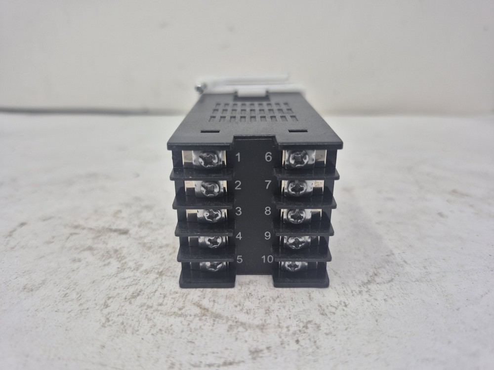 Yudian AI-208 Temperature Controller