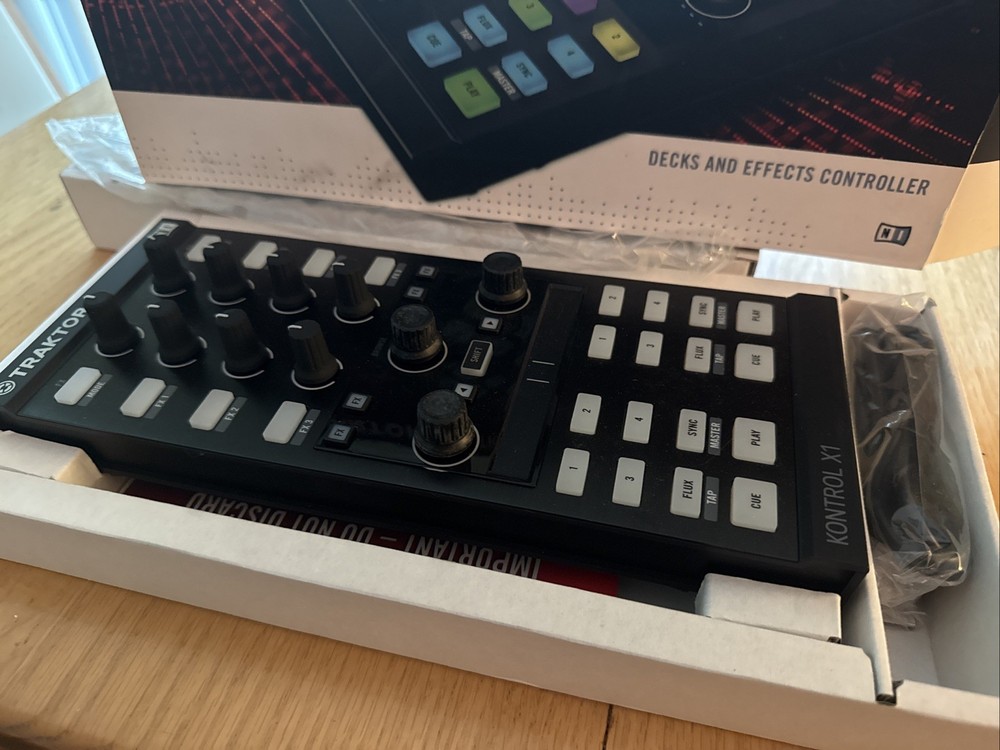 Native Instruments Traktor Kontrol X1 MK2