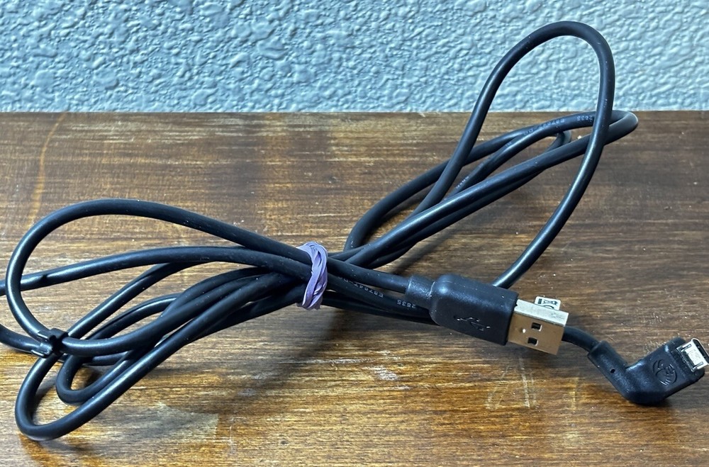 TomTom 4EN42 Z1230 GPS Navigation Touch Screen Bundle Tested