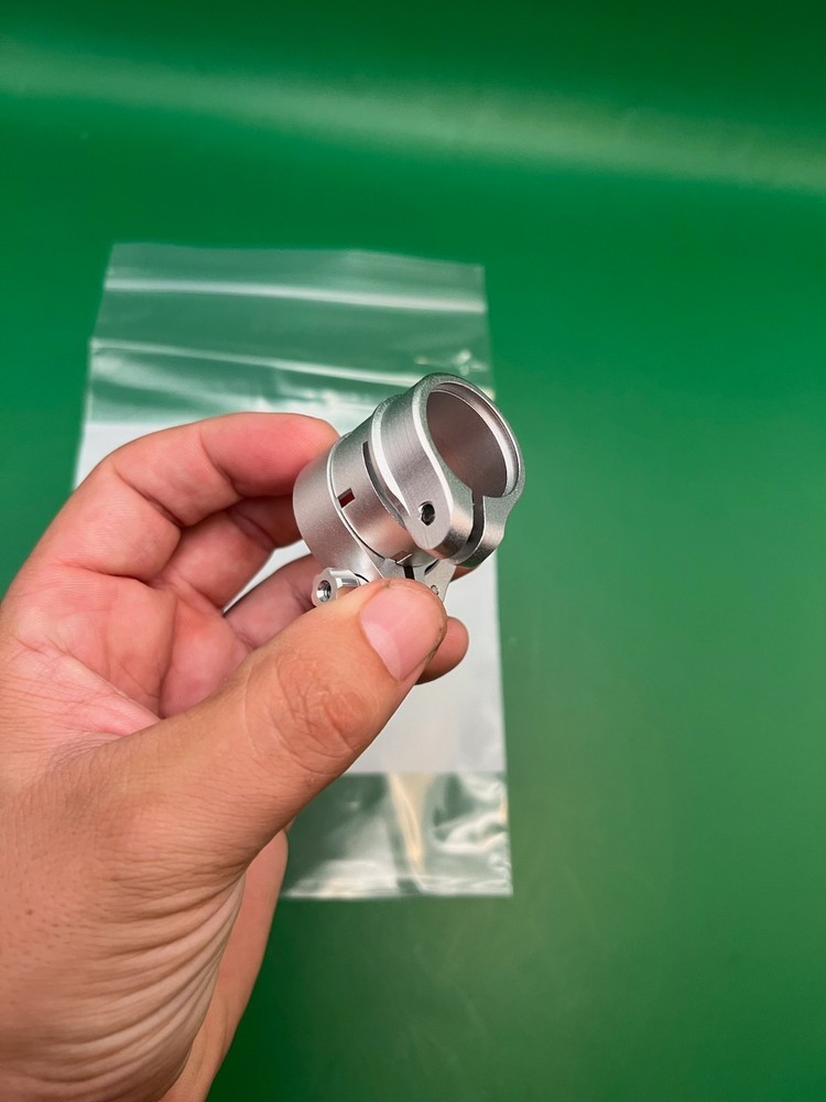 Autococker Clamping Feedneck