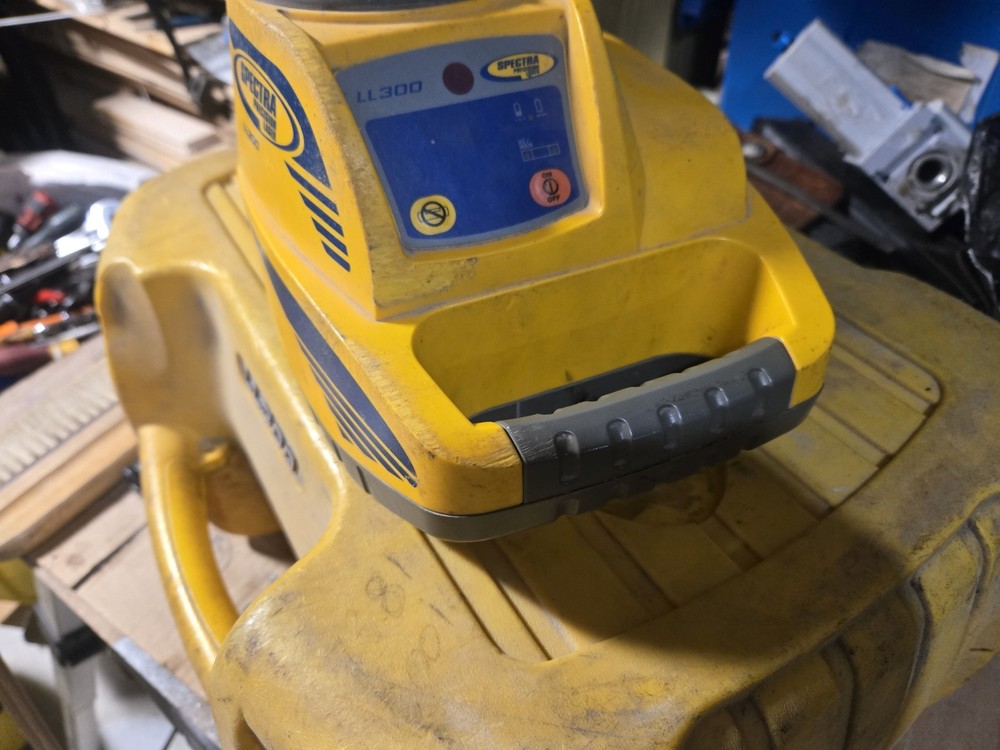 Spectra Precision LL300N Self-Leveling Laser with damage