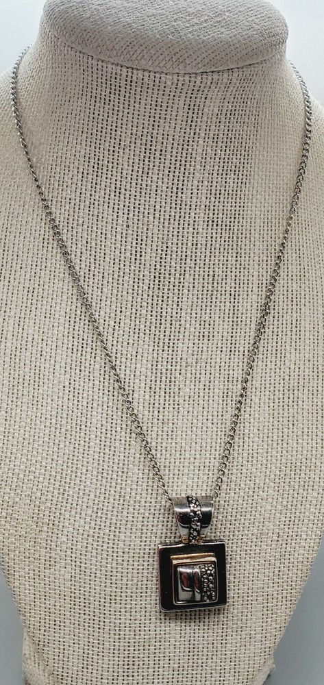 Vtg-Style SilverTone 1.42 Rectangular Pendant Geometric Design 16" chainte te01