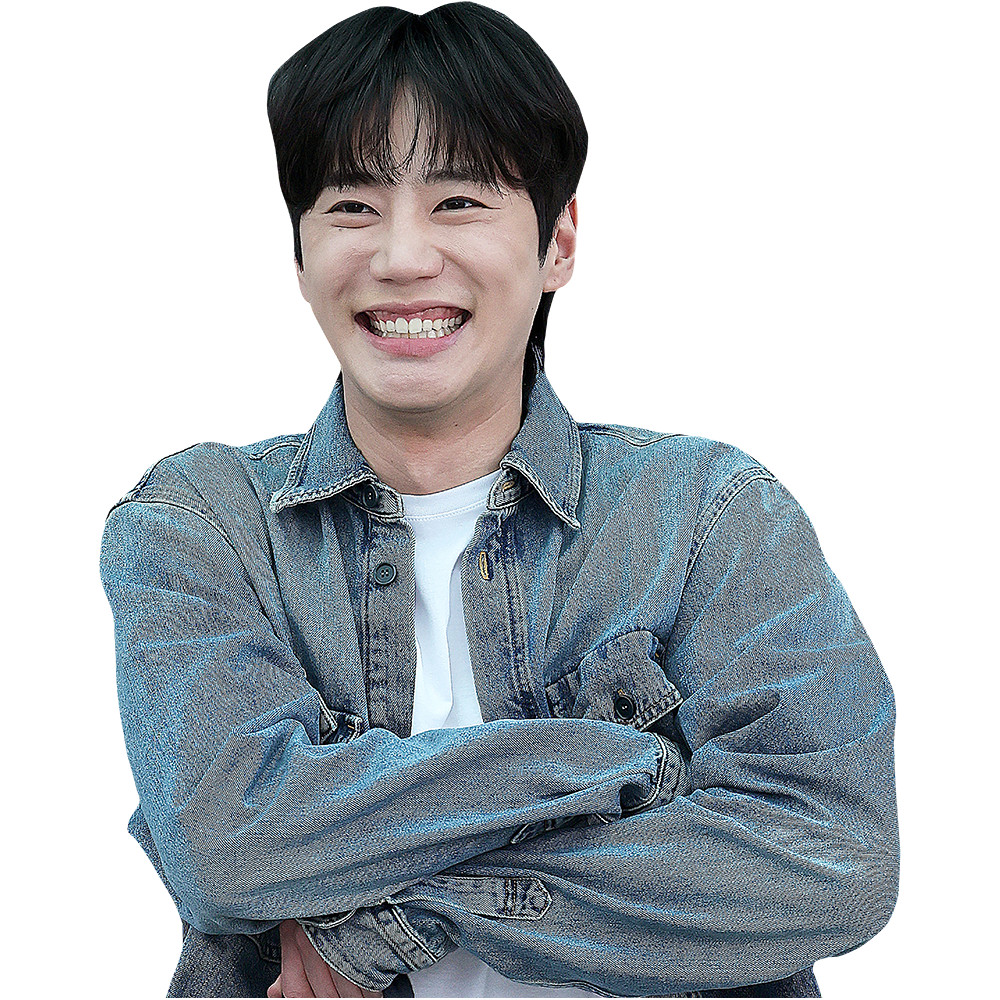 Lee Jun-Young (Pose) Half Body Buddy Cutout