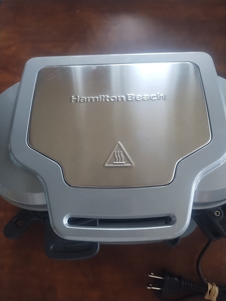 Hamilton Beach Dual Breakfast Sandwich Maker with Timer Silver.
