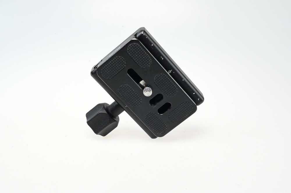 Induro QRT70 Quick Release Adapter #G304