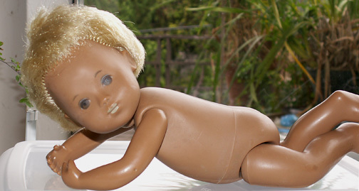 SASHA DOLL RESTRING PROFESSIONAL CLEANING RESTRINGING SPA REPAIR GÖTZ TRENDON