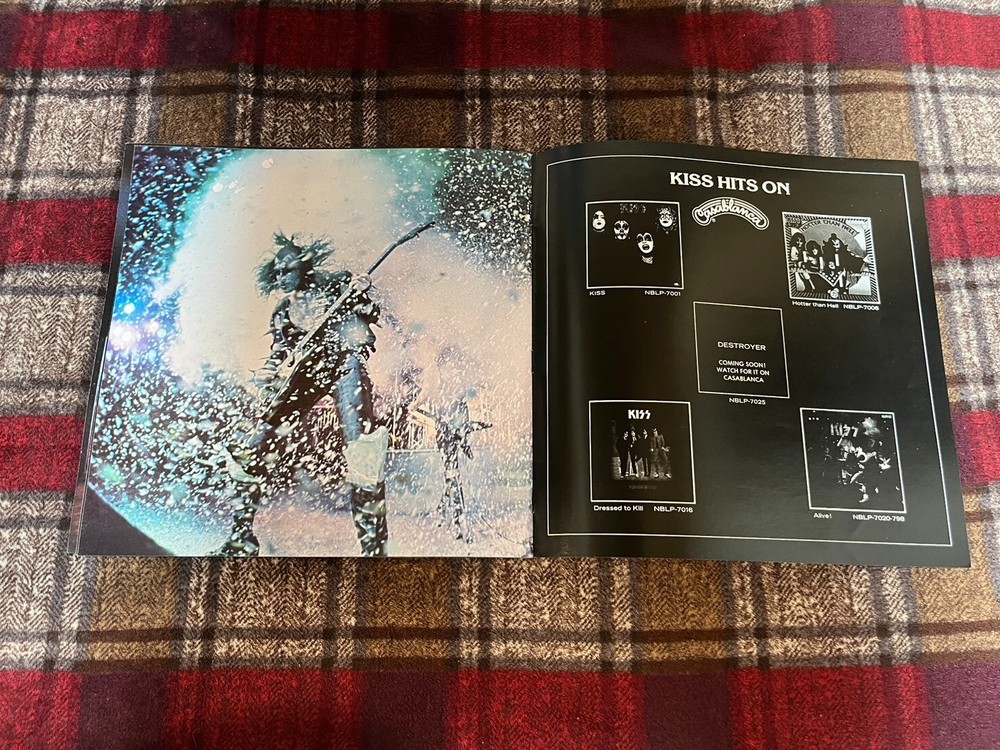 KISS ON TOUR 1976 TOUR BOOK