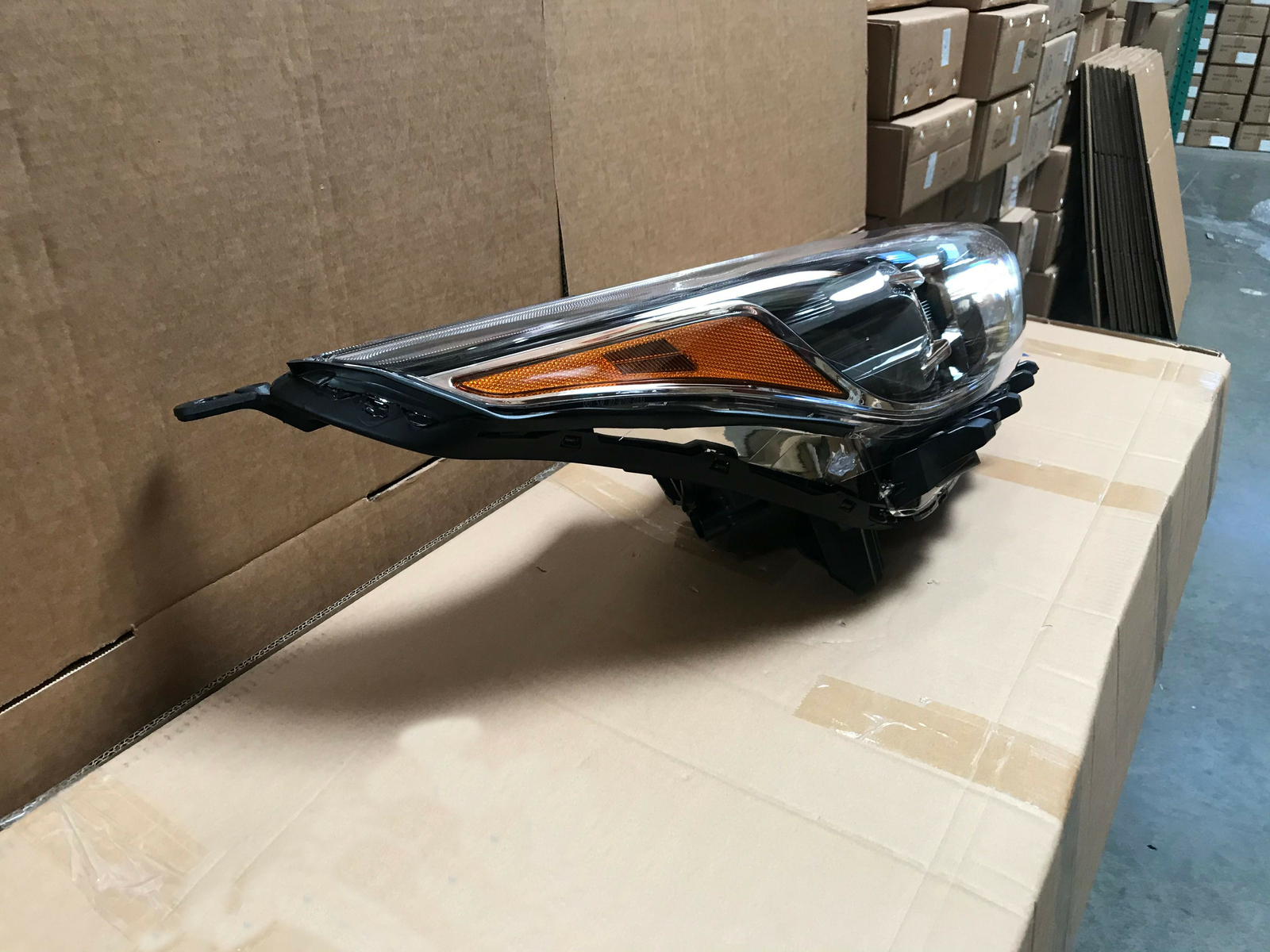 Headlight Assembly for 2019 2020 Kia Forte Sedan Passenger Halogen no LED w Bulb