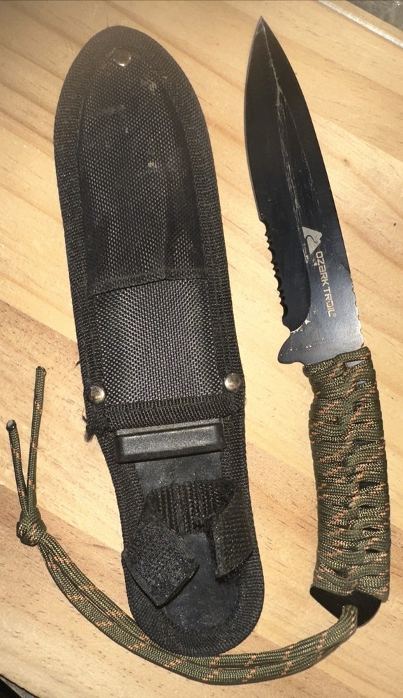 ozark trail Camping Knife w/Sheath