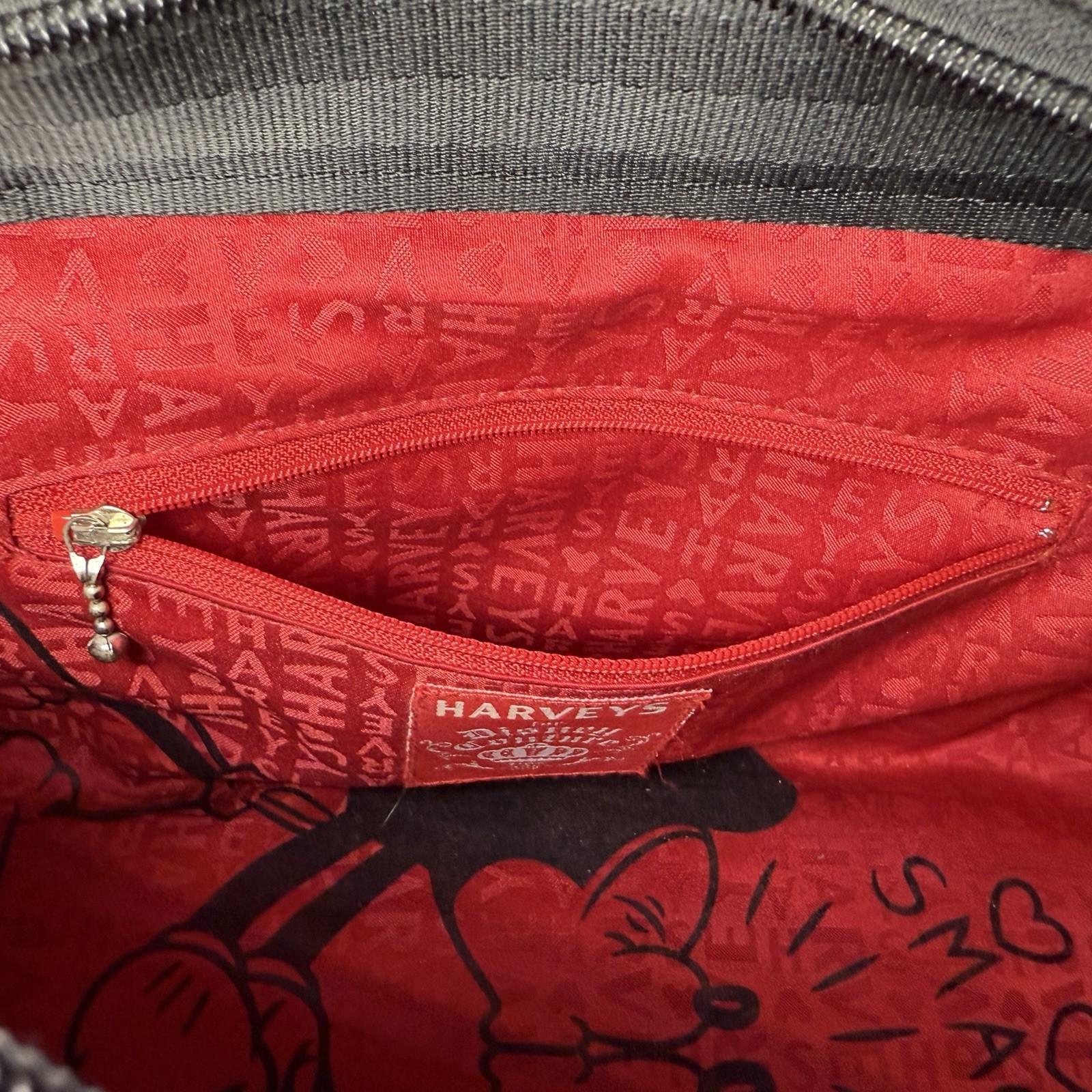 Harveys Disney Couture Minnie & Mickey Love Kiss Sketch Seatbelt Bag NWOT