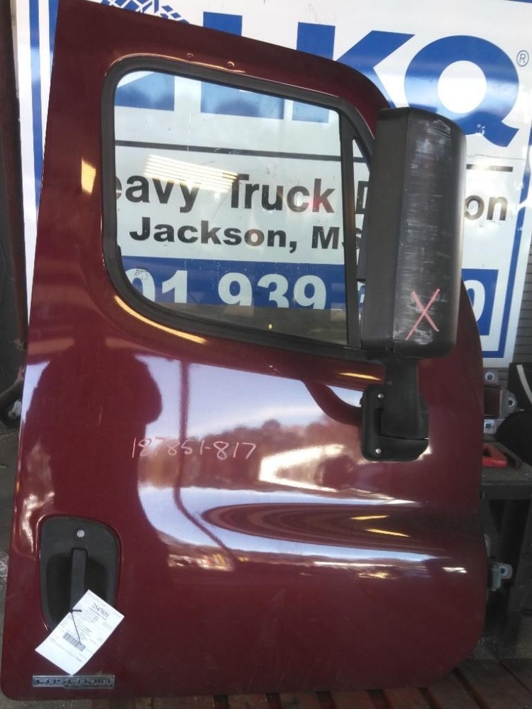 For 2018 FREIGHTLINER DOOR ASSEMBLY Right ,  MS