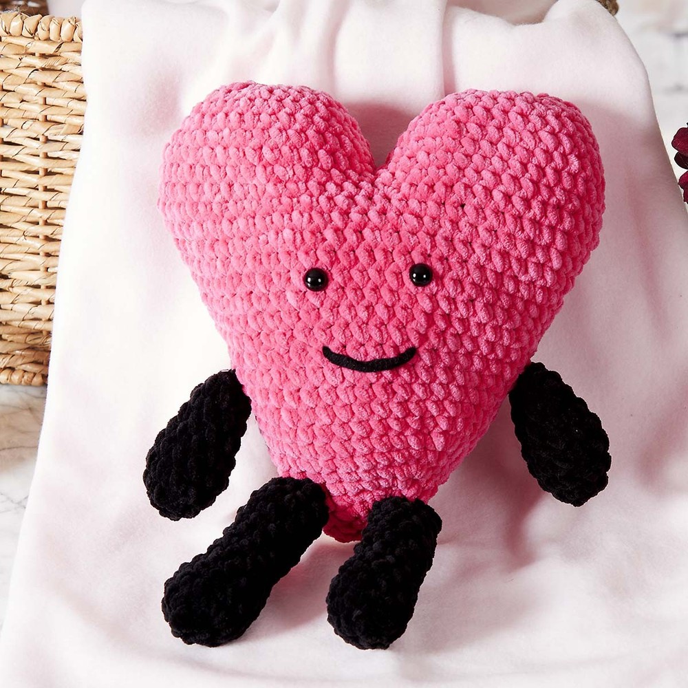 Soho™ Cuddle Heart Plushie Crochet Kit