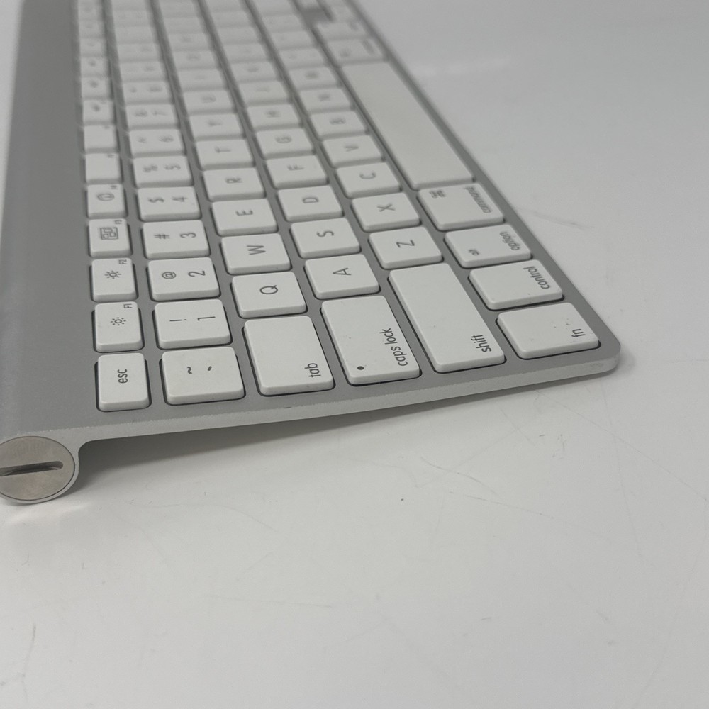 Genuine Apple A1314 Bluetooth Wireless Magic Keyboard Bluetooth TESTED WORKING!