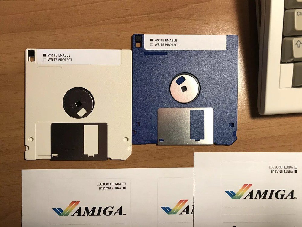 24 Etichette AMIGA per Floppy Disk 3,5 Pollici