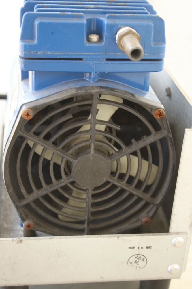 THOMAS INDUSTRIES 607CA22 699 VACUUM PUMP & PISTON COMPRESSOR