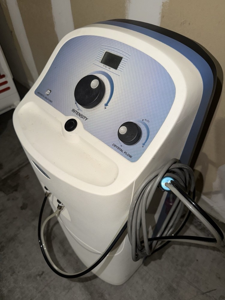 Dermaglow Microdermabrasion Machine. Only 558 hours on it!