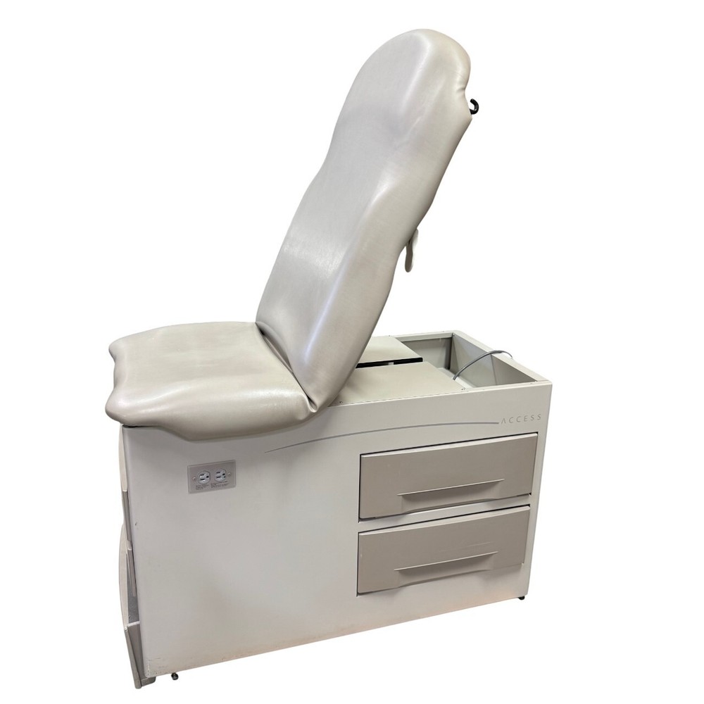 Brewer Access 5001-01 Series Exam Table
