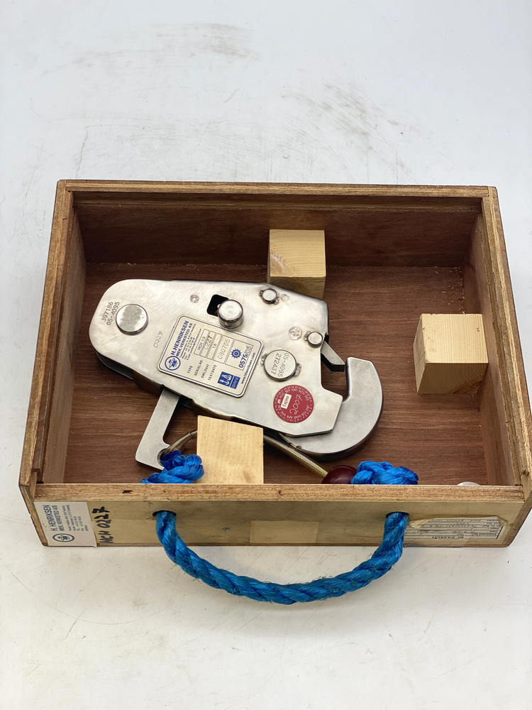 Henriksen HCH-1.5 Crane Hook, 1.5 Ton (Open Box)