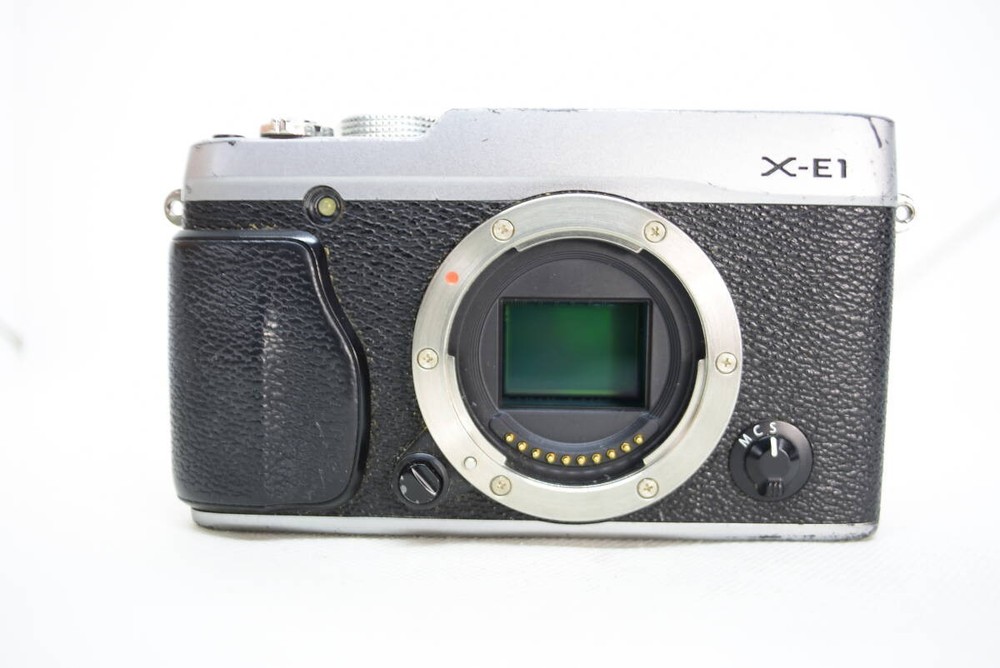 FUJIFILM X-E1 Body #3923