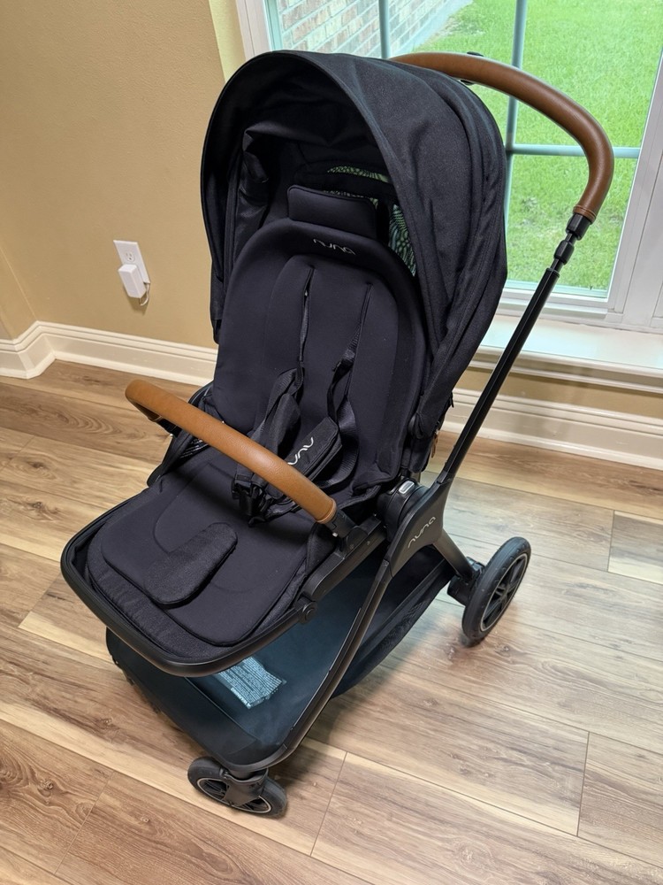 Nuna Triv next Stroller