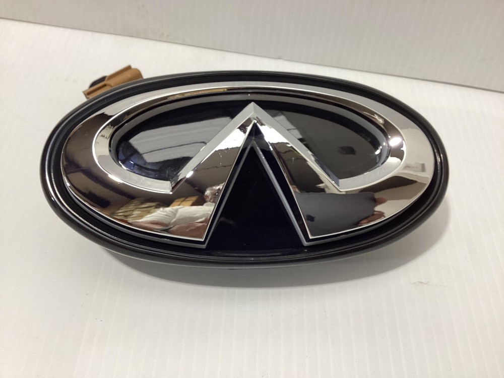 FIT'S INF Q50 FRONT GRILL EMBLEM LED 2018-2024 F2890-6HA0A